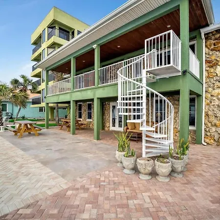 Stones Throw Beachfront Premier Suite #4 Views