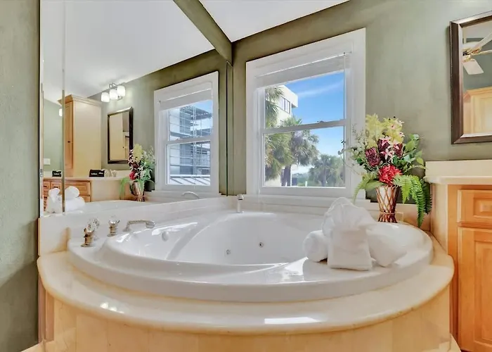 Stones Throw Beachfront Premier #4 Views * Clearwater Beach