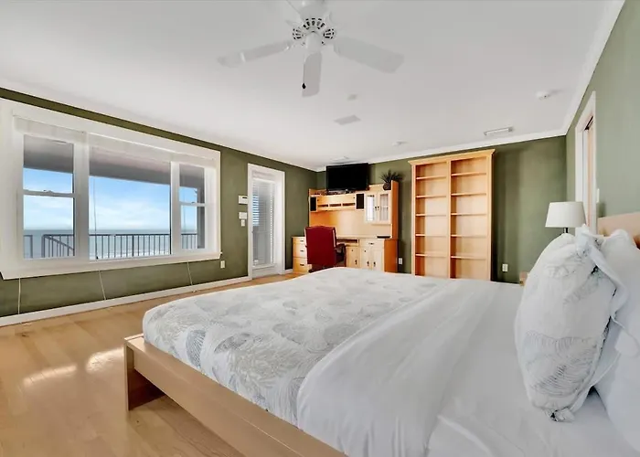 Stones Throw Beachfront Premier #4 Views Apartment Clearwater Beach