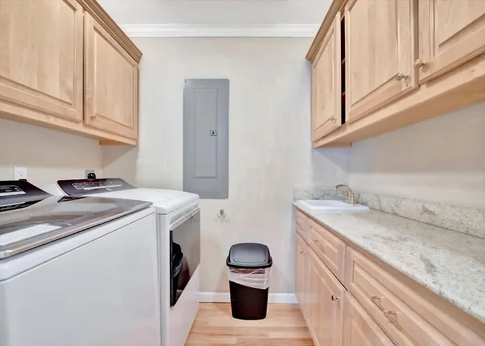 Stones Throw Beachfront Premier #4 Views * Clearwater Beach