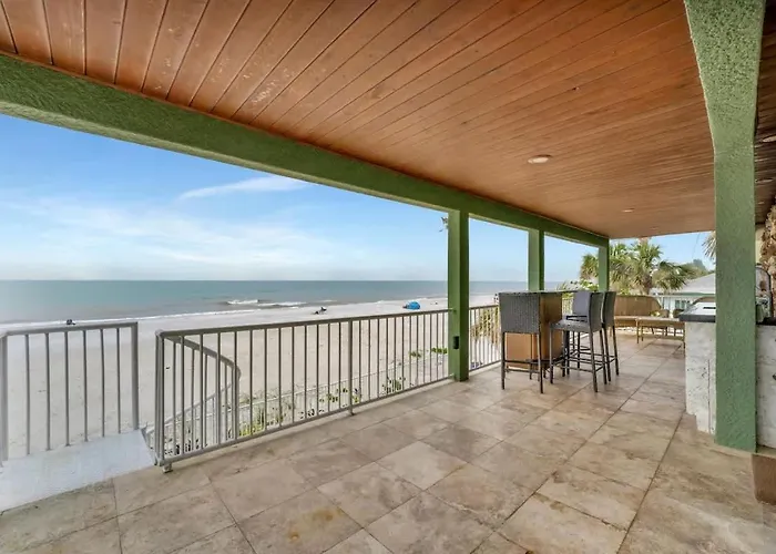 Stones Throw Beachfront Premier #4 Views *