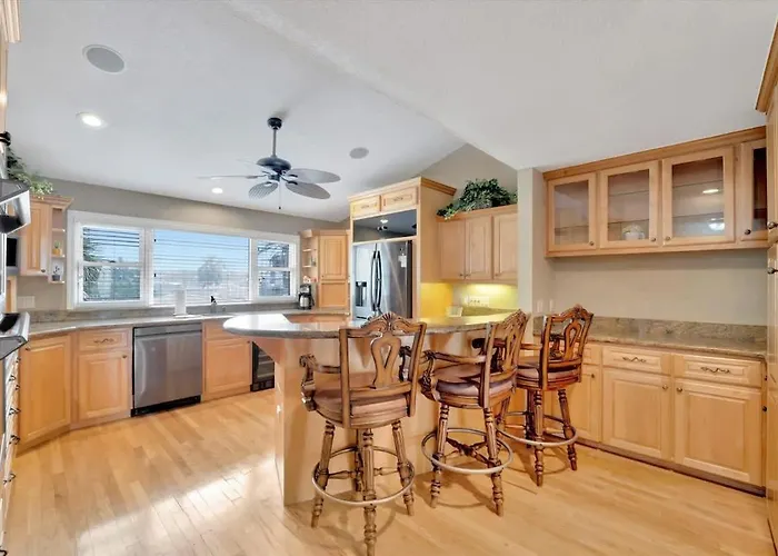 Stones Throw Beachfront Premier #4 Views * Clearwater Beach