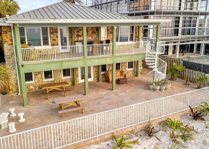 Stones Throw Beachfront Premier #4 Views * Clearwater Beach