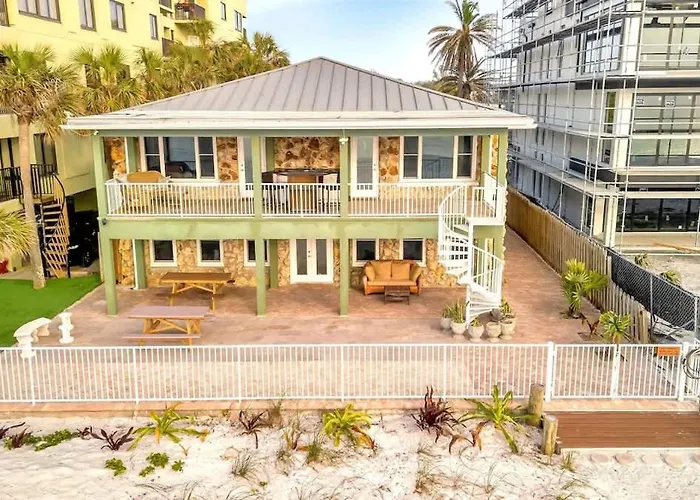 Apartment Stones Throw Beachfront Premier #4 Views *