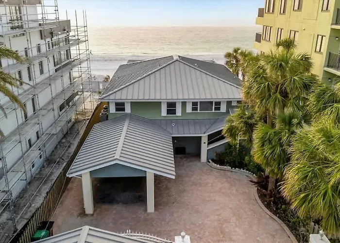 Apartment Stones Throw Beachfront Premier #4 Views Clearwater Beach