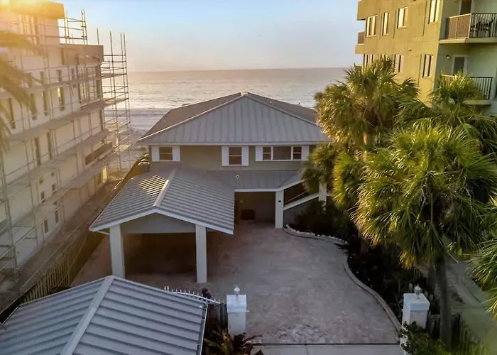 Stones Throw Beachfront Premier #4 Views Apartment Clearwater Beach